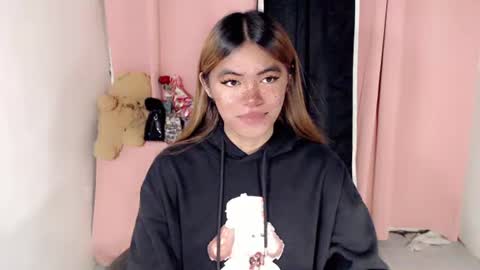 im_yourfairyannaxx online show from April 26, 2026, 7:33 pm