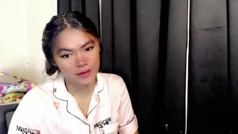 im_yourfairyannaxx online show from June 7, 2026, 4:27 am