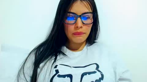 Snapshot of imsweetlips chatting on July 13, 2026, 5:49 pm imsweetlips online show from July 13, 2026, 5:49 pm