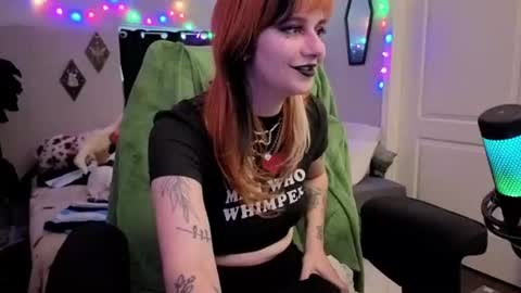 Inarafoxx online show from June 17, 2026, 12:46 am