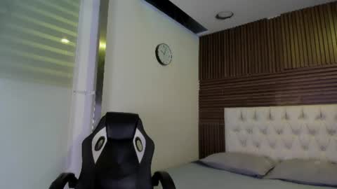 Iris Fyre  online show from June 22, 2026, 12:24 pm