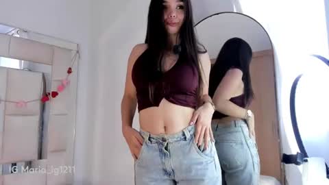 isabella_gomez11 online show from July 25, 2026, 9:01 pm