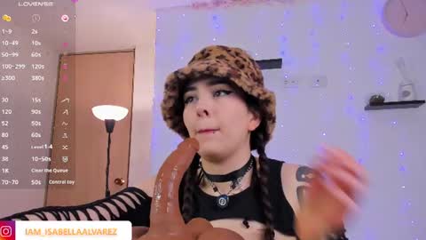 Snapshot of isabella_sea chatting on June 20, 2026, 12:47 am Isabella Sea online show from June 20, 2026, 12:47 am
