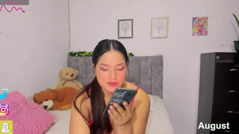 isabella online show from August 5, 2026, 12:13 am