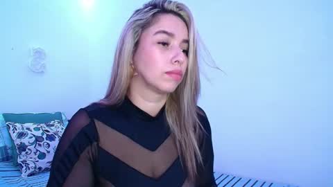 isabellaa_smith03 online show from July 19, 2026, 3:21 am