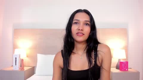 isabellathomass online show from July 22, 2026, 7:27 pm
