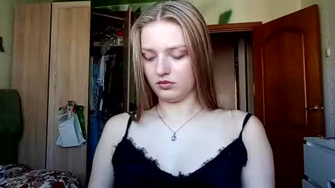 Snapshot of isarayner chatting on July 21, 2026, 8:05 am Vita online show from July 21, 2026, 8:05 am