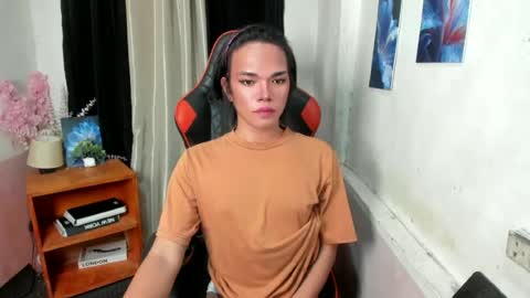 isla_flame_ online show from June 24, 2026, 5:01 pm