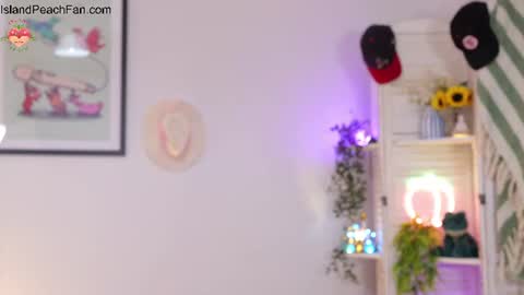 Lou  Peaches online show from June 18, 2026, 8:13 pm