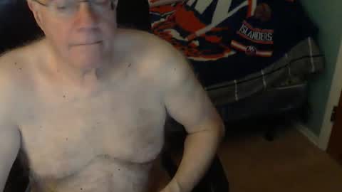 Snapshot of islesman22 chatting on April 15, 2026, 9:27 am islesman22 online show from April 15, 2026, 9:27 am