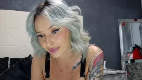 IssaSmyth online show from June 13, 2026, 7:39 am