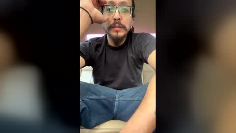 Frederect Cumms online show from April 11, 2026, 4:44 pm