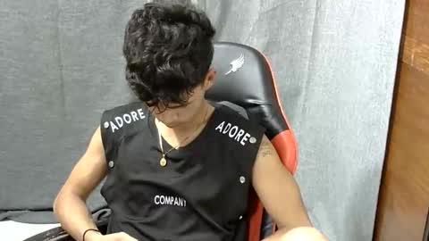 itzme_john online show from April 23, 2026, 1:07 am