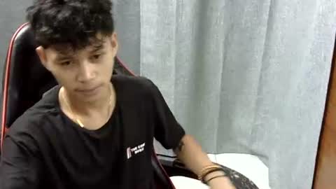 itzme_john online show from April 29, 2026, 12:37 am
