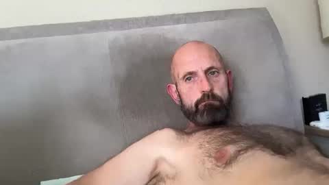 izzysboytoy1 online show from April 30, 2026, 4:13 pm