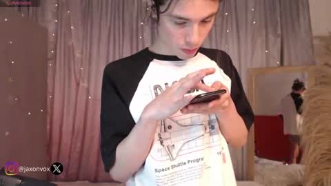 Hey im Jaxxxon check my info     online show from July 30, 2026, 11:20 am