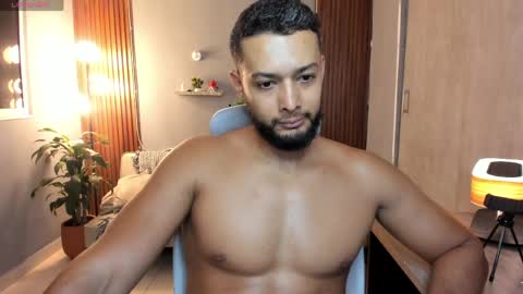 Calix  Independient model Insta and twt Calixsnake online show from May 16, 2026, 11:03 pm