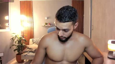 Calix  Independient model Insta and twt Calixsnake online show from May 20, 2026, 11:55 pm