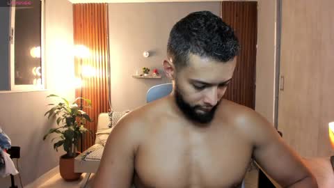 Calix  Independient model Insta and twt Calixsnake online show from May 31, 2026, 10:33 pm