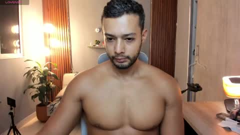 Calix  Independient model Insta and twt Calixsnake online show from June 7, 2026, 10:35 pm