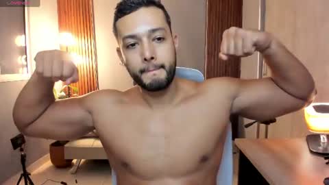 Calix  Independient model Insta and twt Calixsnake online show from June 9, 2026, 8:20 pm