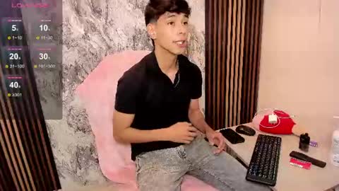 jacob_colliins online show from June 14, 2026, 10:12 pm