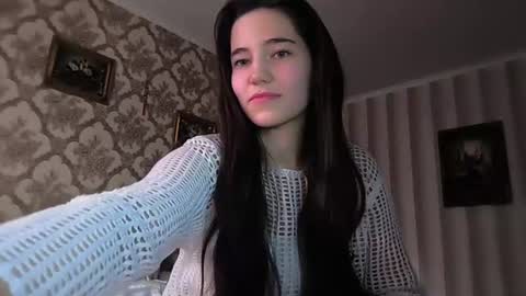 Lara online show from July 30, 2026, 10:47 am