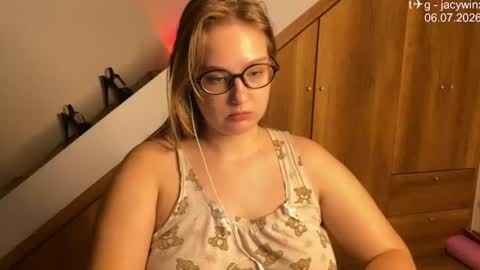 jacywinslat online show from July 6, 2026, 7:16 pm