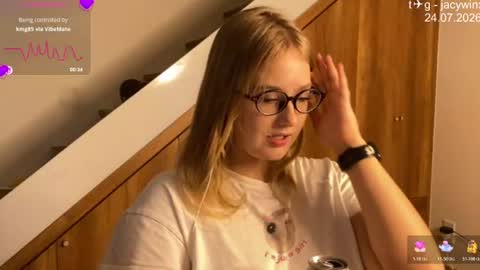 jacywinslat online show from July 24, 2026, 1:58 am