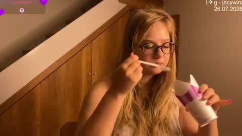 jacywinslat online show from July 26, 2026, 9:11 pm