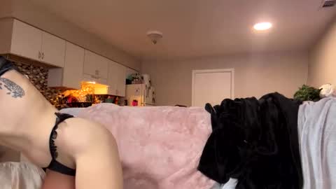 sexyeyes neverlie  online show from April 28, 2026, 1:49 pm