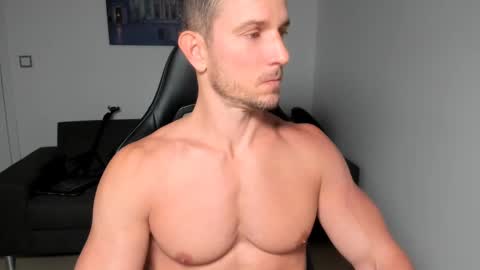 Muscle beast P online show from December 15, 2024, 7:57 am
