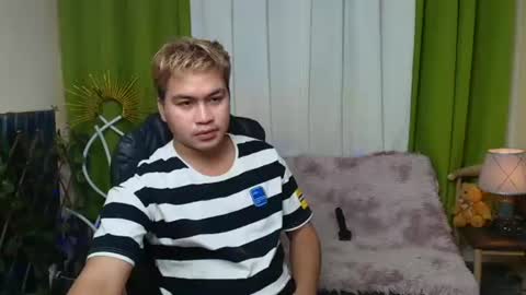 Snapshot of jay_hotcummer chatting on June 17, 2026, 1:19 am JL online show from June 17, 2026, 1:19 am