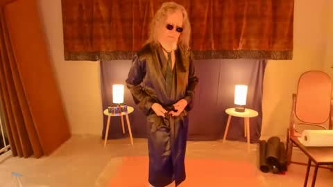JDinEuless online show from May 24, 2026, 2:55 pm