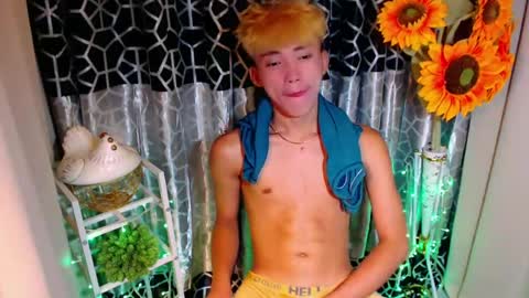 jemart_urnaughtboy online show from June 19, 2026, 1:04 pm