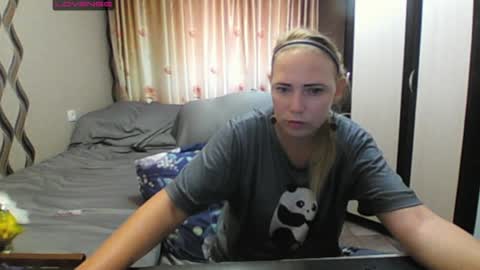 JenniDeep online show from July 5, 2026, 7:37 am