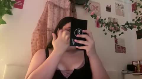 Snapshot of jennifer_robbie chatting on June 6, 2026, 11:20 pm jennifer_robbie online show from June 6, 2026, 11:20 pm
