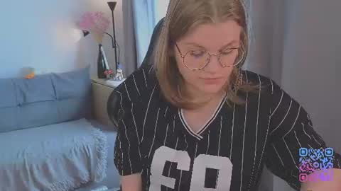  JessieVibes online show from June 20, 2026, 2:42 pm