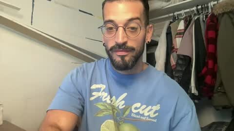Snapshot of jeunemek00779042 chatting on July 27, 2026, 1:40 pm JEUNEMEK007 online show from July 27, 2026, 1:40 pm