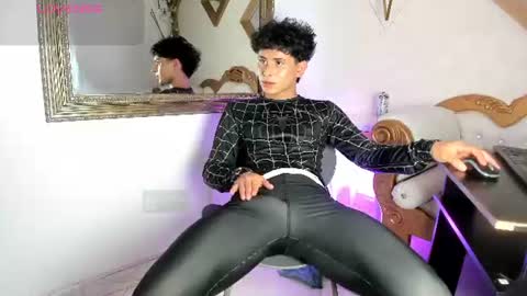 JHONNATHAN online show from July 11, 2026, 9:05 pm