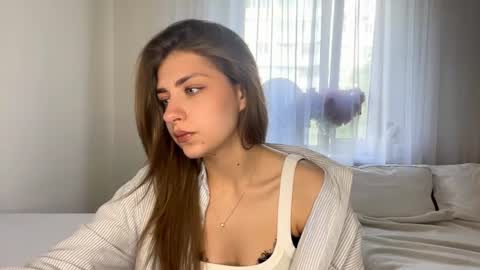 Bella online show from June 27, 2026, 12:22 pm