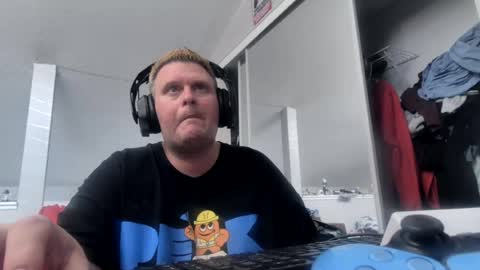 Snapshot of johnfernandez784 chatting on August 9, 2026, 2:22 pm johnfernandez784 online show from August 9, 2026, 2:22 pm