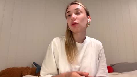 Oly online show from June 29, 2026, 9:04 am