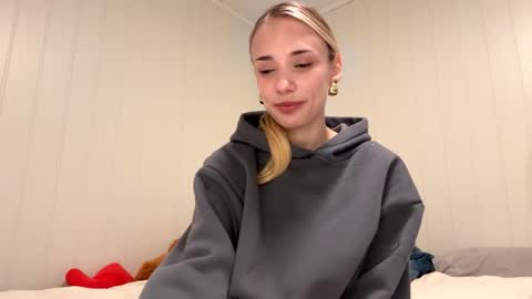 Oly online show from July 6, 2026, 9:17 am