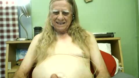 johnnieq1971 online show from June 22, 2026, 12:56 am