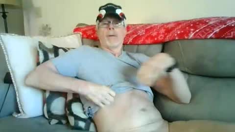 johnnyrocket12345678 online show from November 16, 2025, 2:22 pm