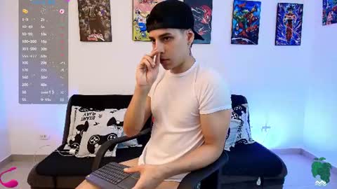 Instagram jonathanfit14 online show from July 6, 2026, 11:07 pm