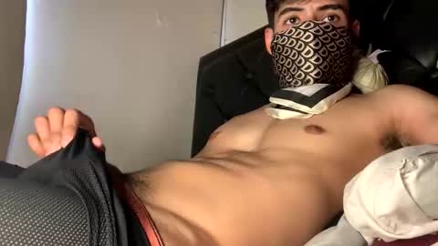 lJuanl online show from May 6, 2026, 7:19 pm