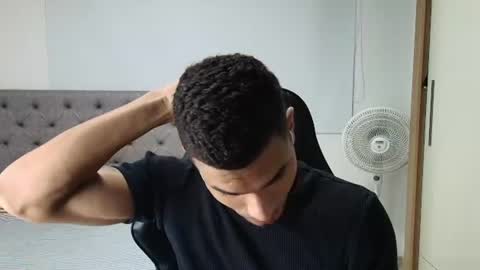 juan_gomez_1 online show from July 19, 2026, 10:57 pm
