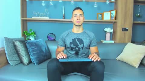juan_muscle online show from February 10, 2025, 2:08 am